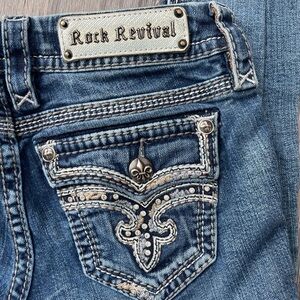 Rock Revival | Xia Skinny Jean Size 27 Distressed Fleur de Lis Flap Pockets